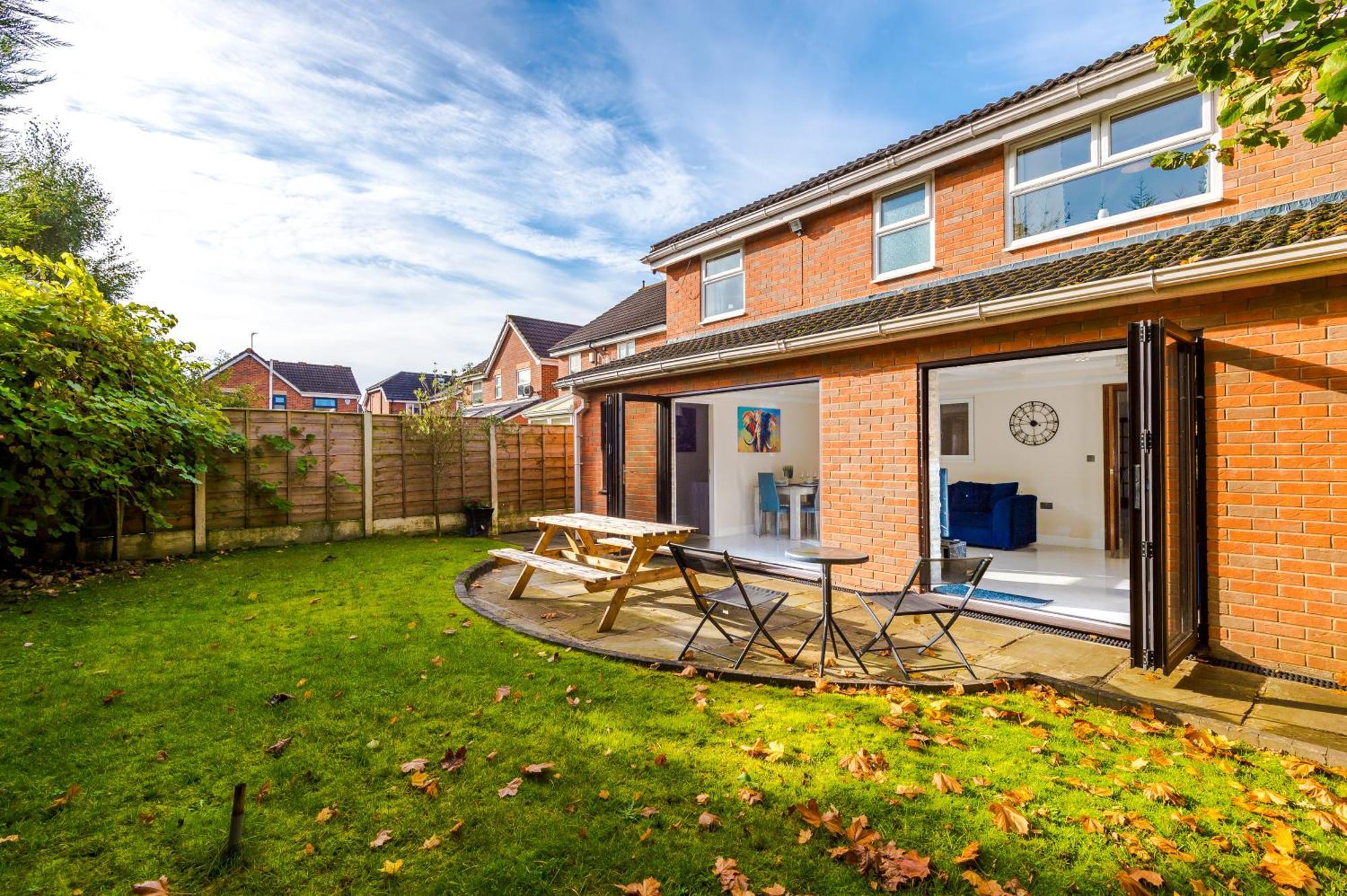 The Green- Beautiful & Spacious 5 Bed Detached In Worsley, Manchester Exterior photo